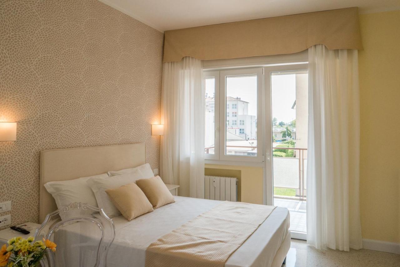 Deluxe Triple Room,1290386506:JPEG