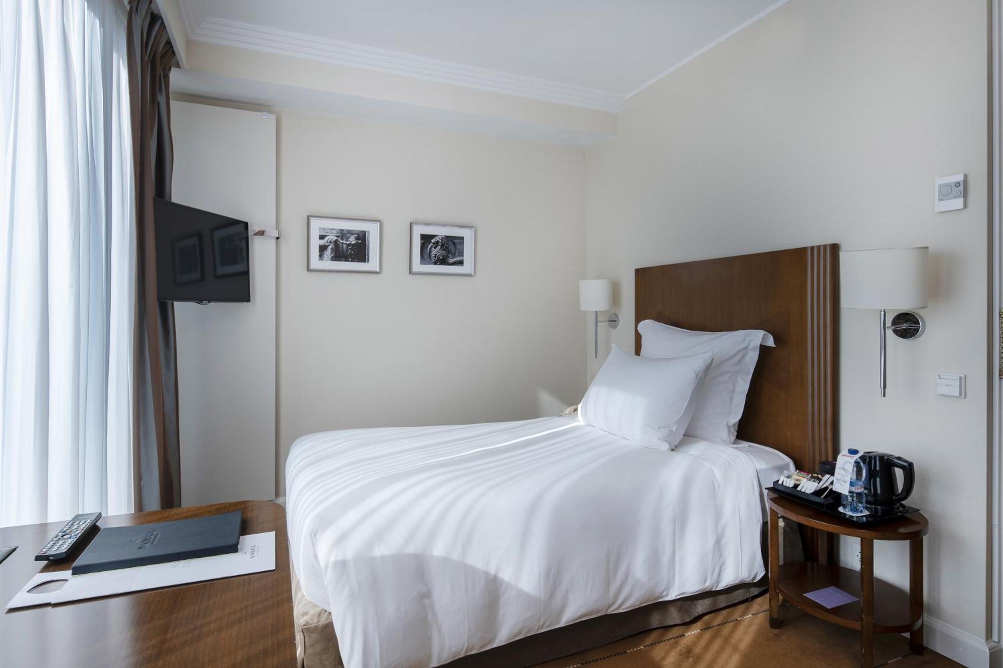 Single Room,737766985:JPEG