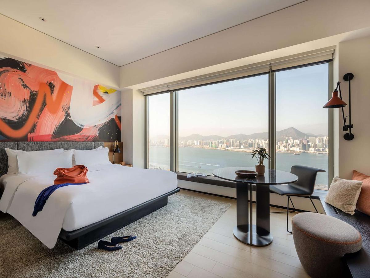 Zimmer mit Queensize-Bett und Hafenblick