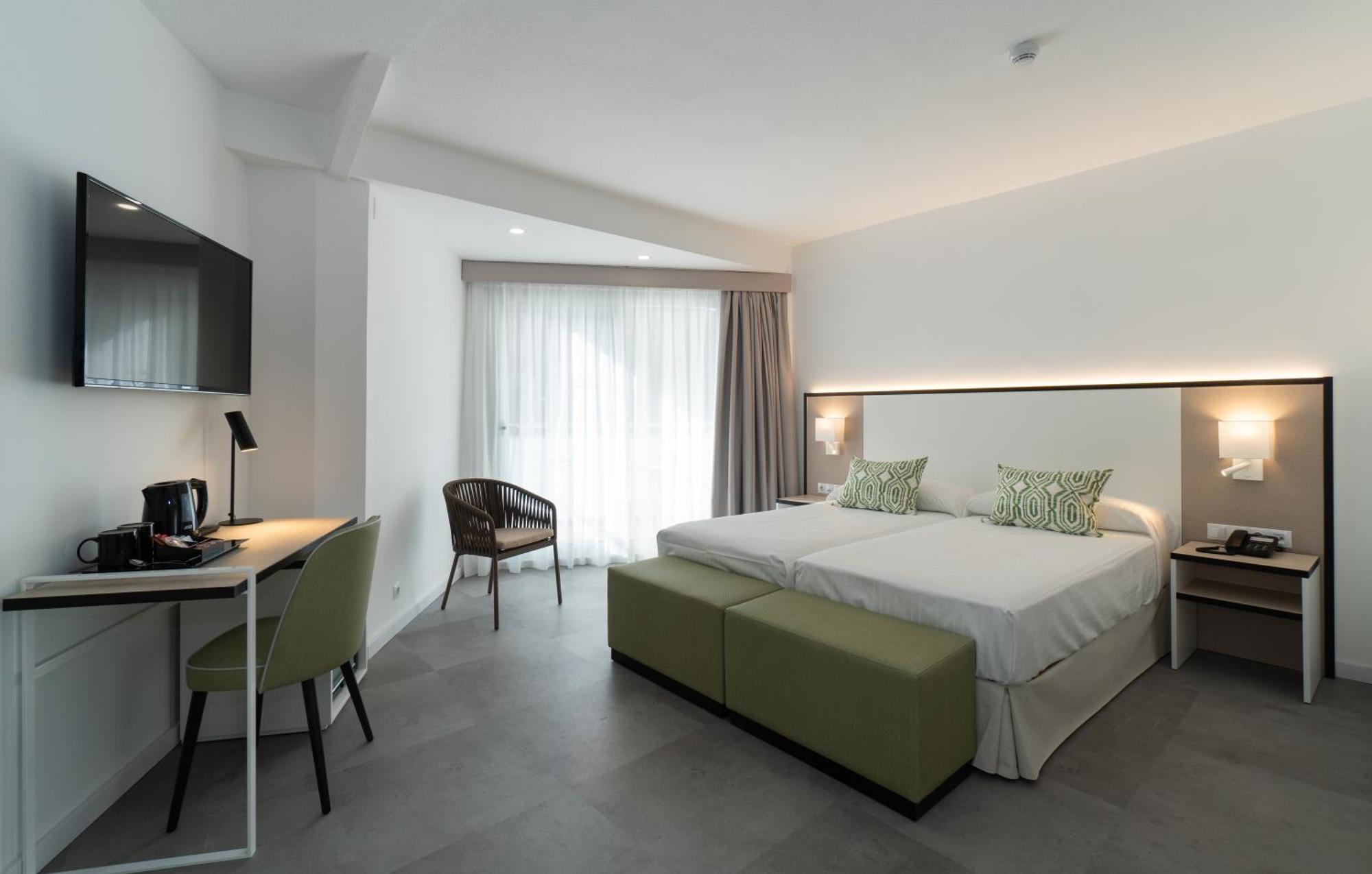 Twin Room with Balcony,1669007291:JPEG