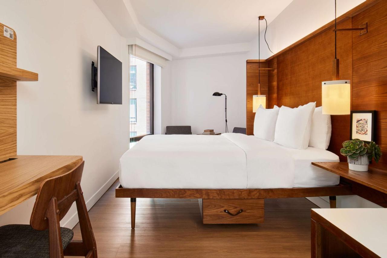 Chambre Lit Queen-Size - Vue sur Cour
