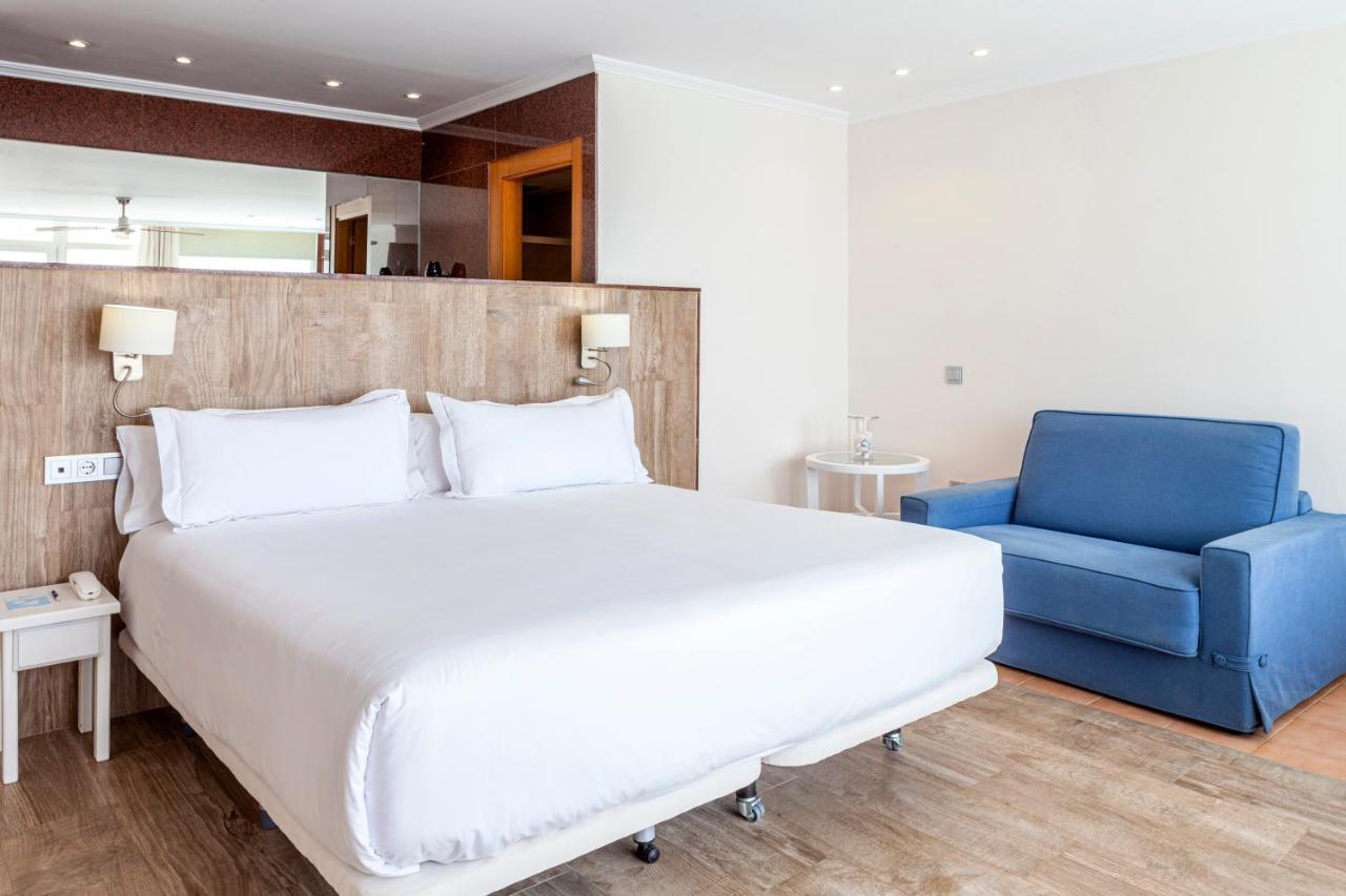 Suite com Acesso à Piscina