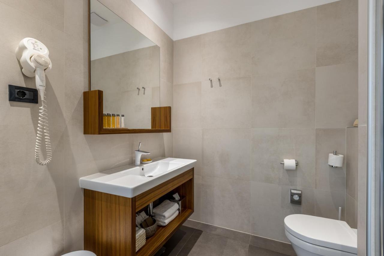 Superior King Suite