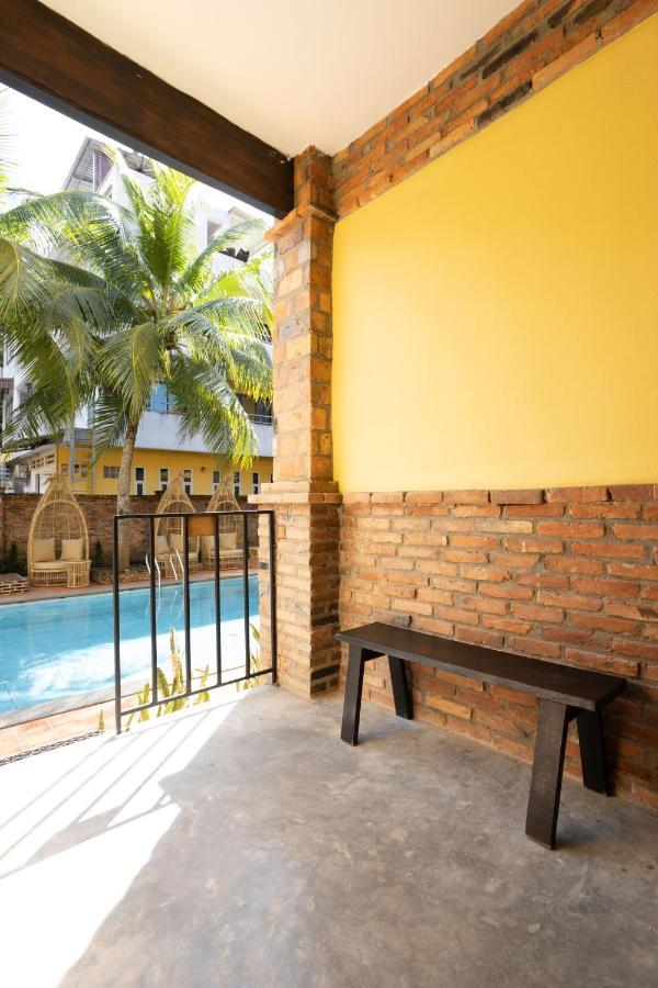 Double Room with Pool View