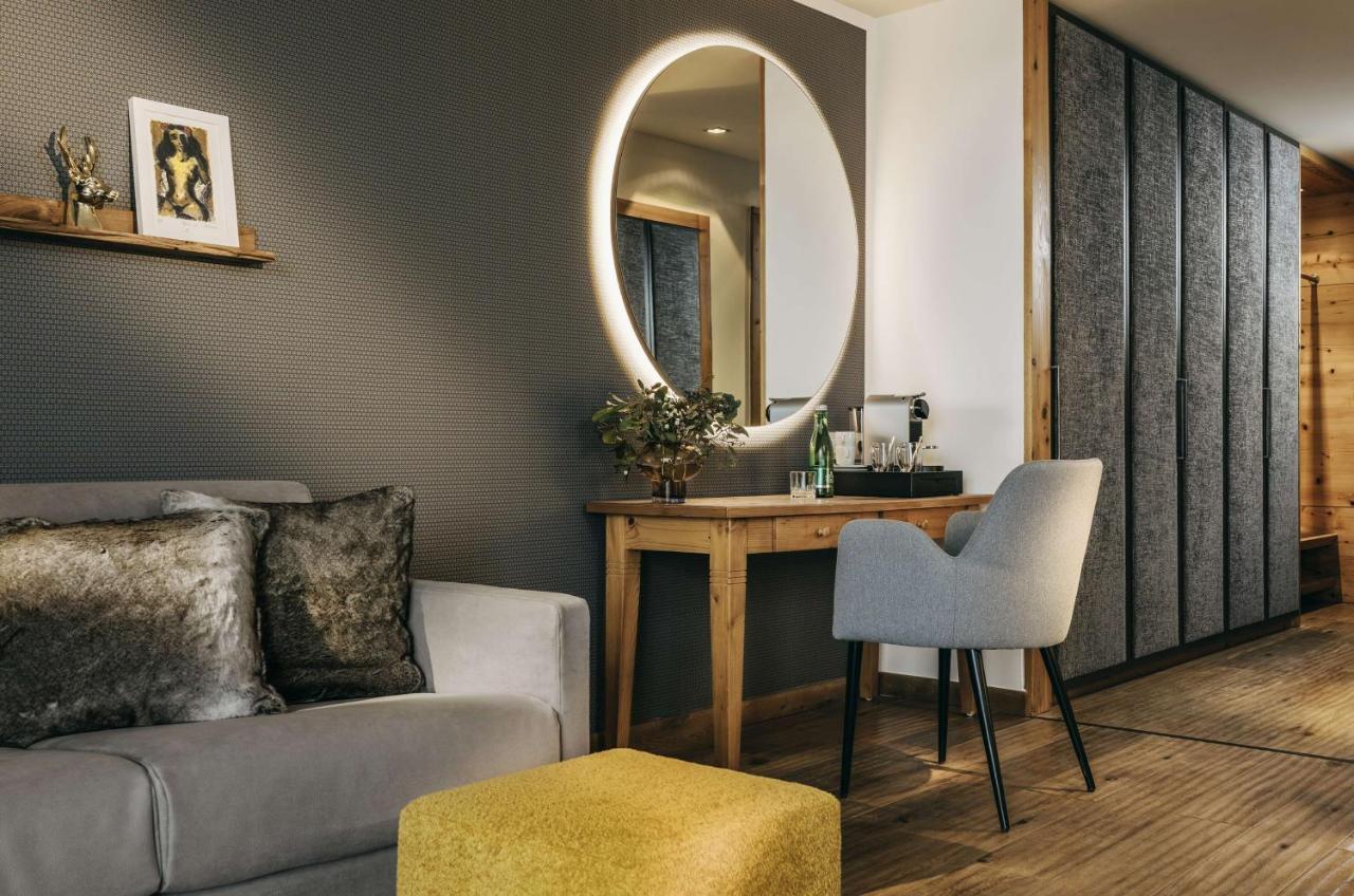 Suite met 2 Slaapkamers met Kingsize Bed en Uitzicht op de Bergen