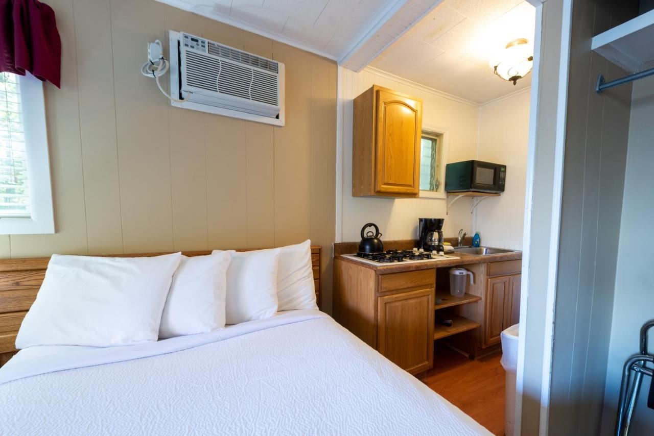 Studio Suite Kitchenet private deck