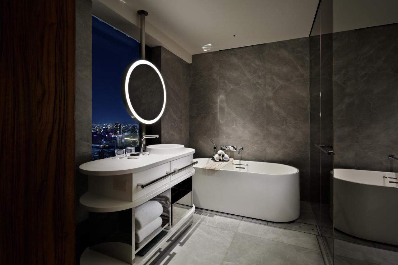 Guest Room with  1 King Bed, City view, Corner room,1365927233:JPEG