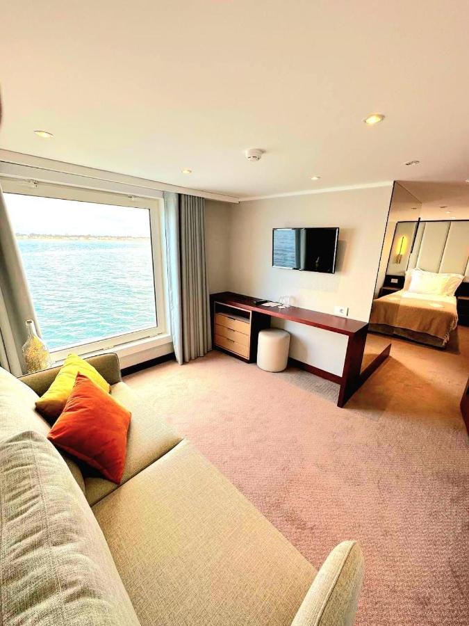 Cabin Suite with Ria View