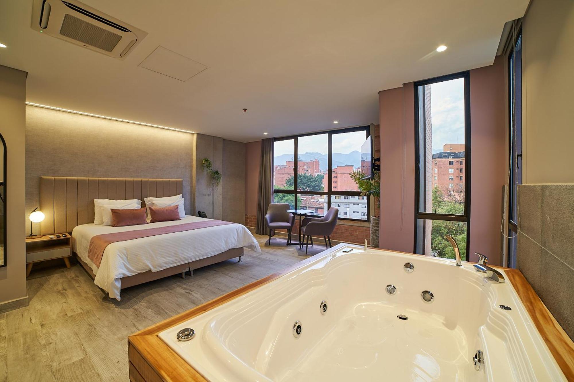Suite with Hot Tub