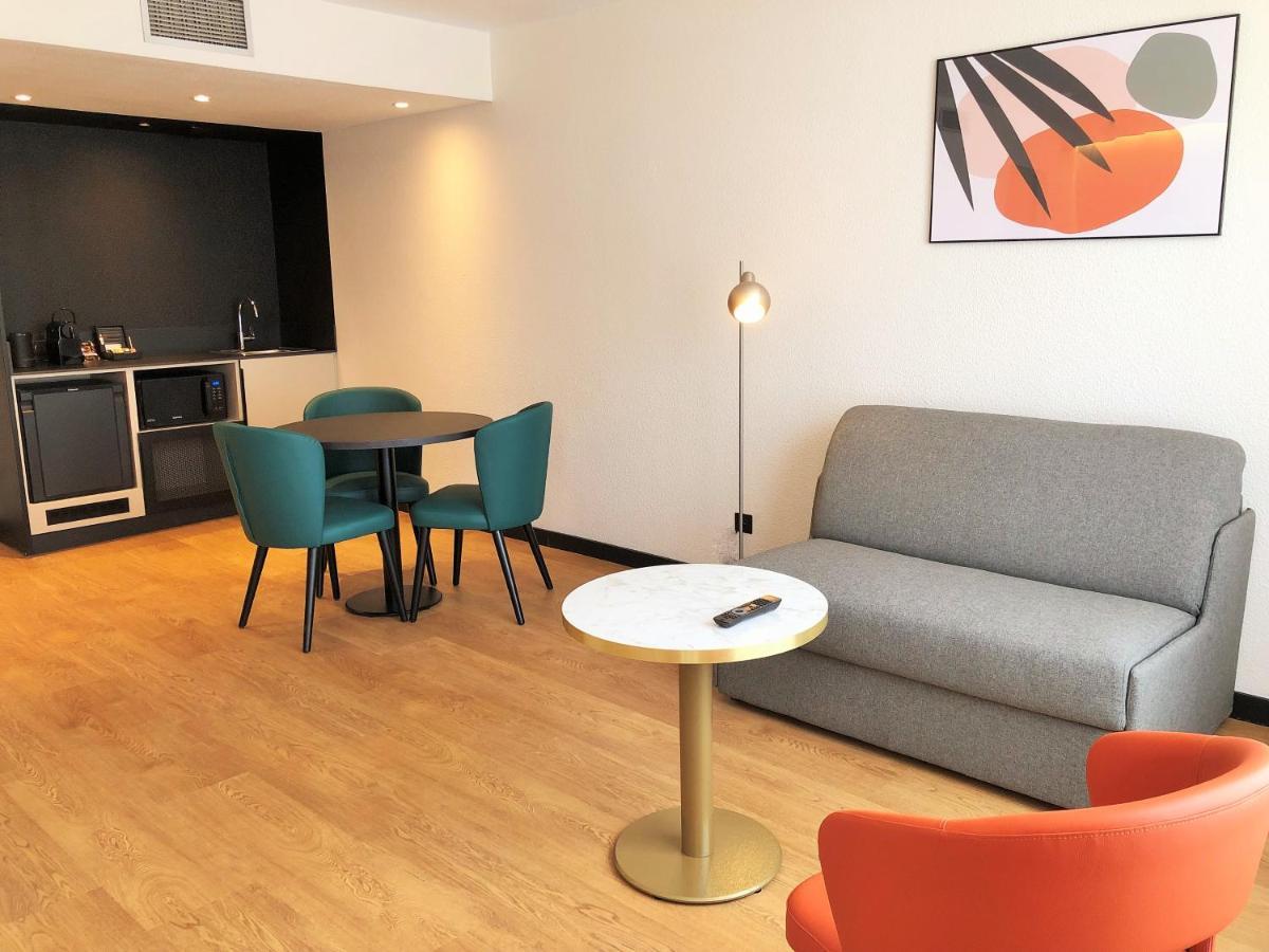 Standard Suite,1378909040:JPEG