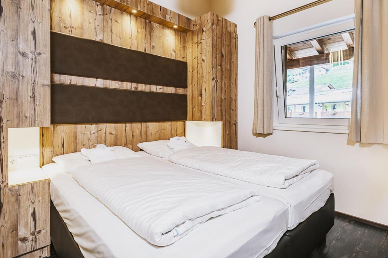 Four-Bedroom Penthouse with Balcony,1397968673:JPEG