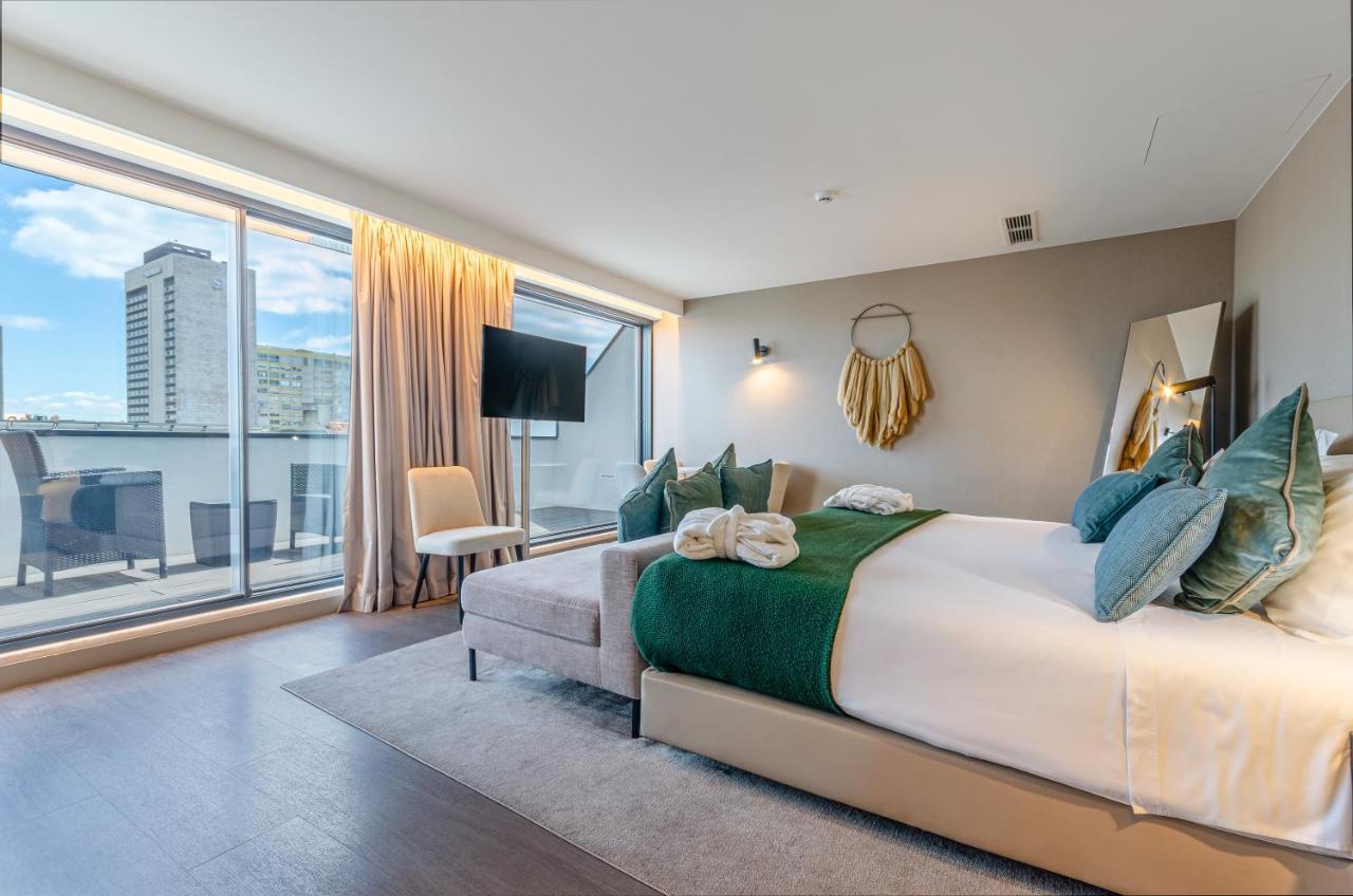 Junior Suite with Balcony,1398202697:JPEG