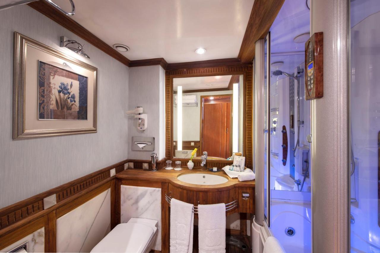 Deluxe Upper Deck Cabin 4th Floor