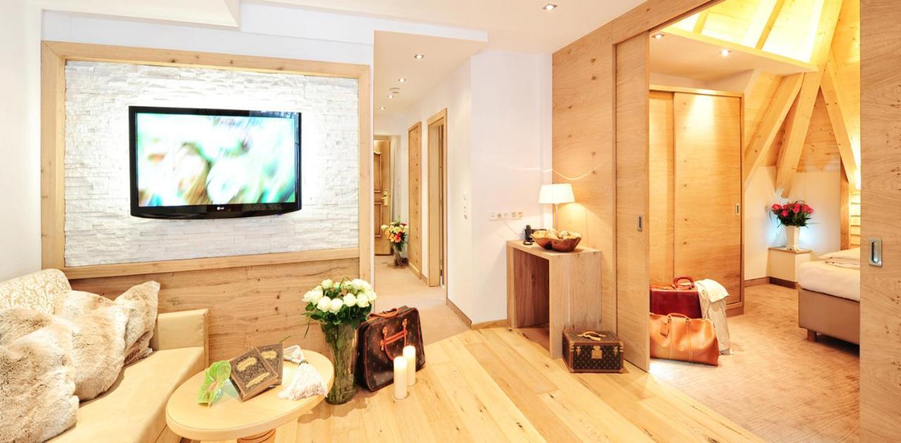 Deluxe Suite,1409497745:JPEG