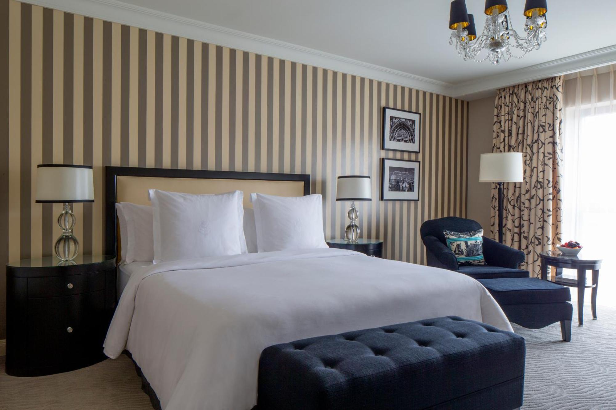 Deluxe Zimmer mit Kingsize-Bett