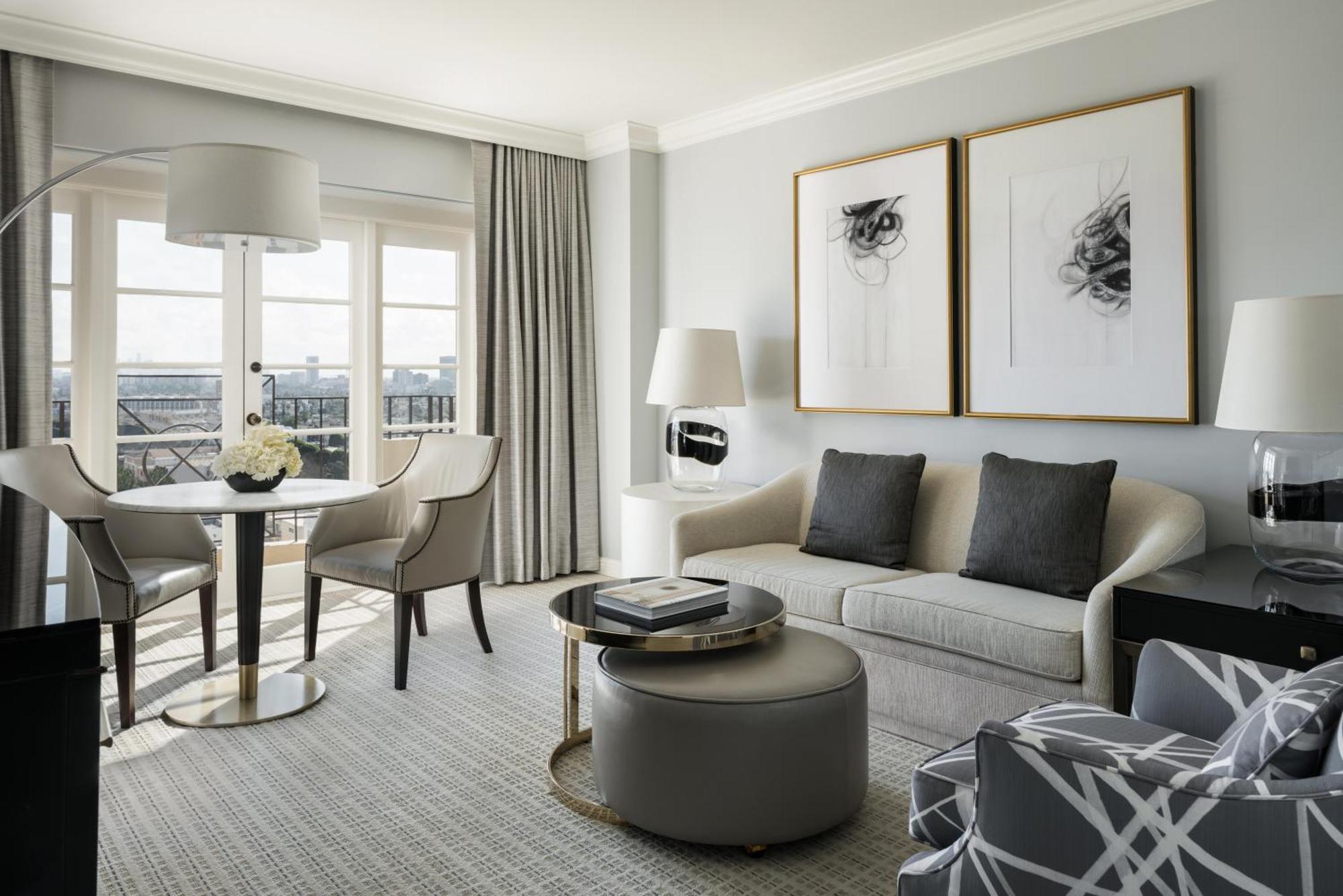 Hollywood Suite with King Bed,1435132228:JPEG