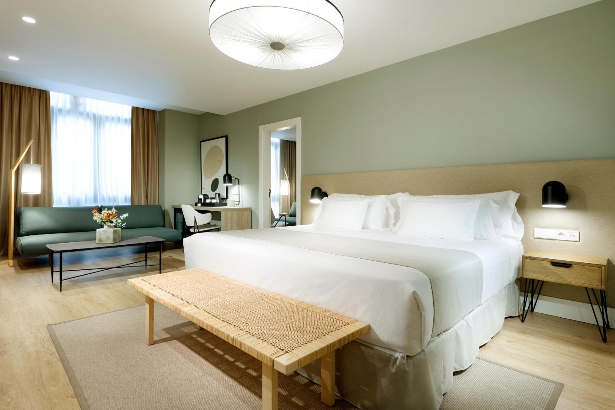 Junior Suite,1436557204:JPEG