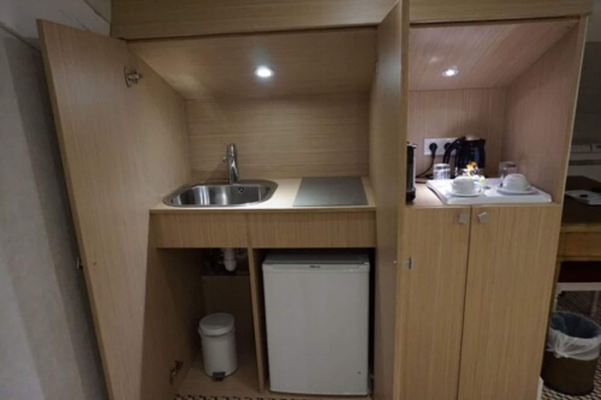 Family Suite Attic Flat partial Sea City View