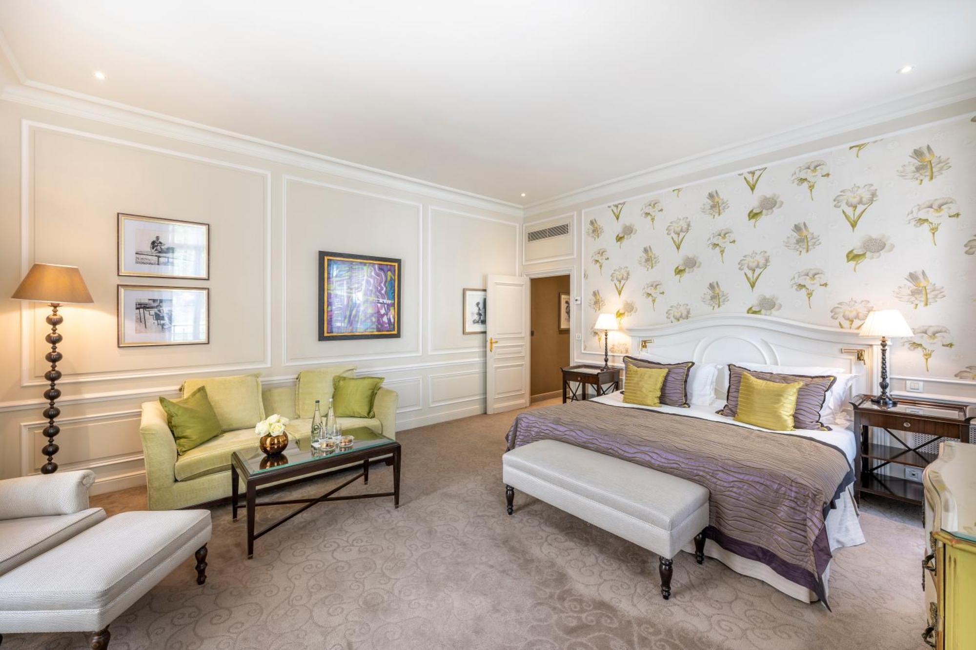 Junior Suite City or Courtyard View,1666655505:JPEG