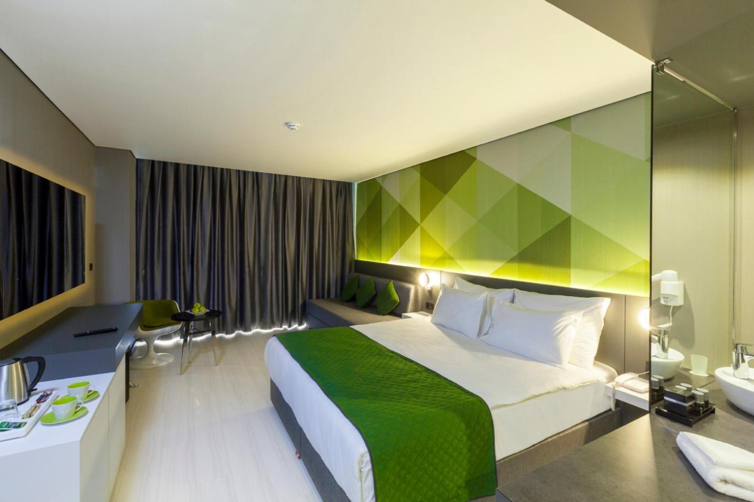 Double or Twin Room Lake View