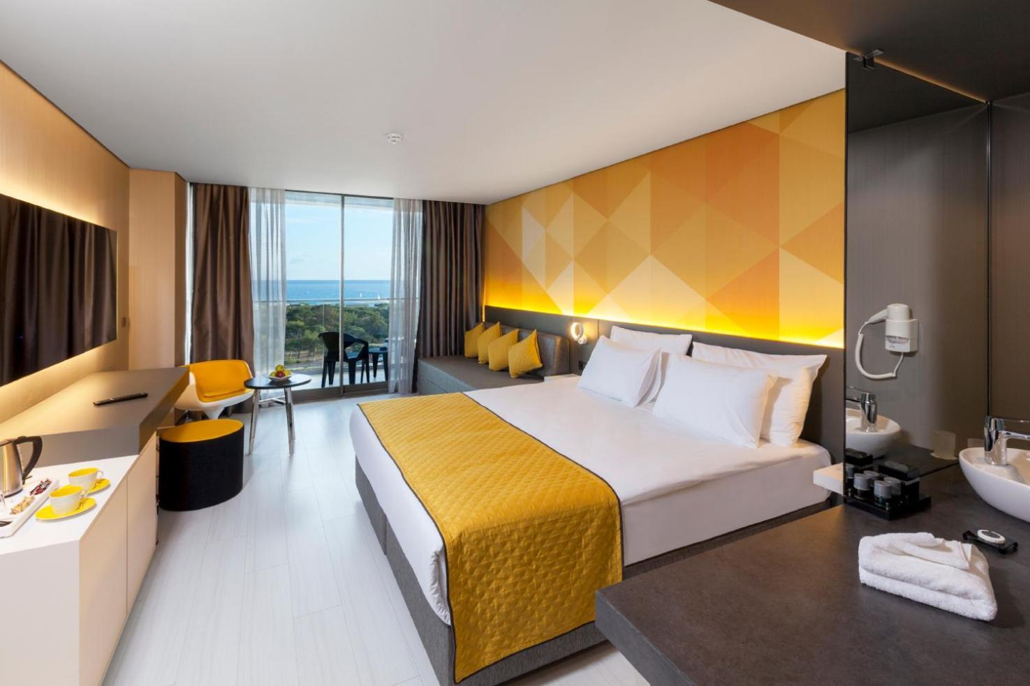 Double or Twin Room Lake View