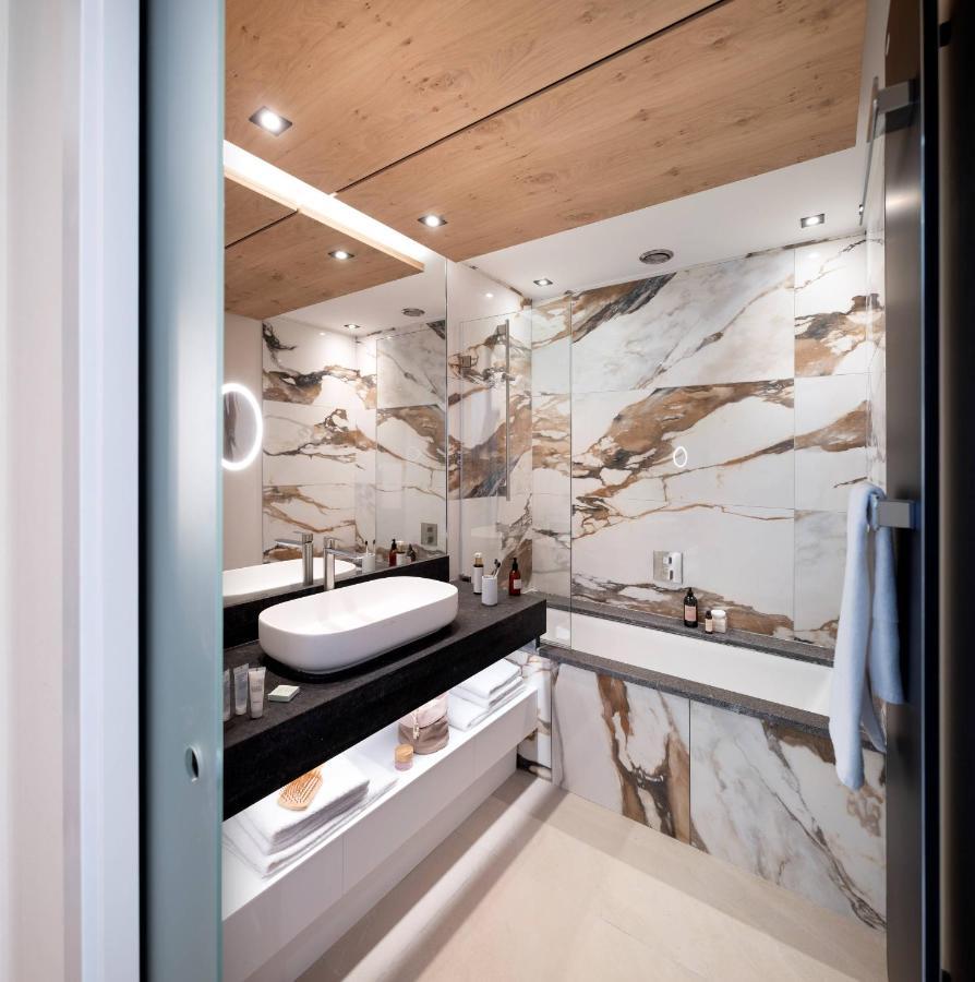 Family room with Spa Access,1483498958:JPEG