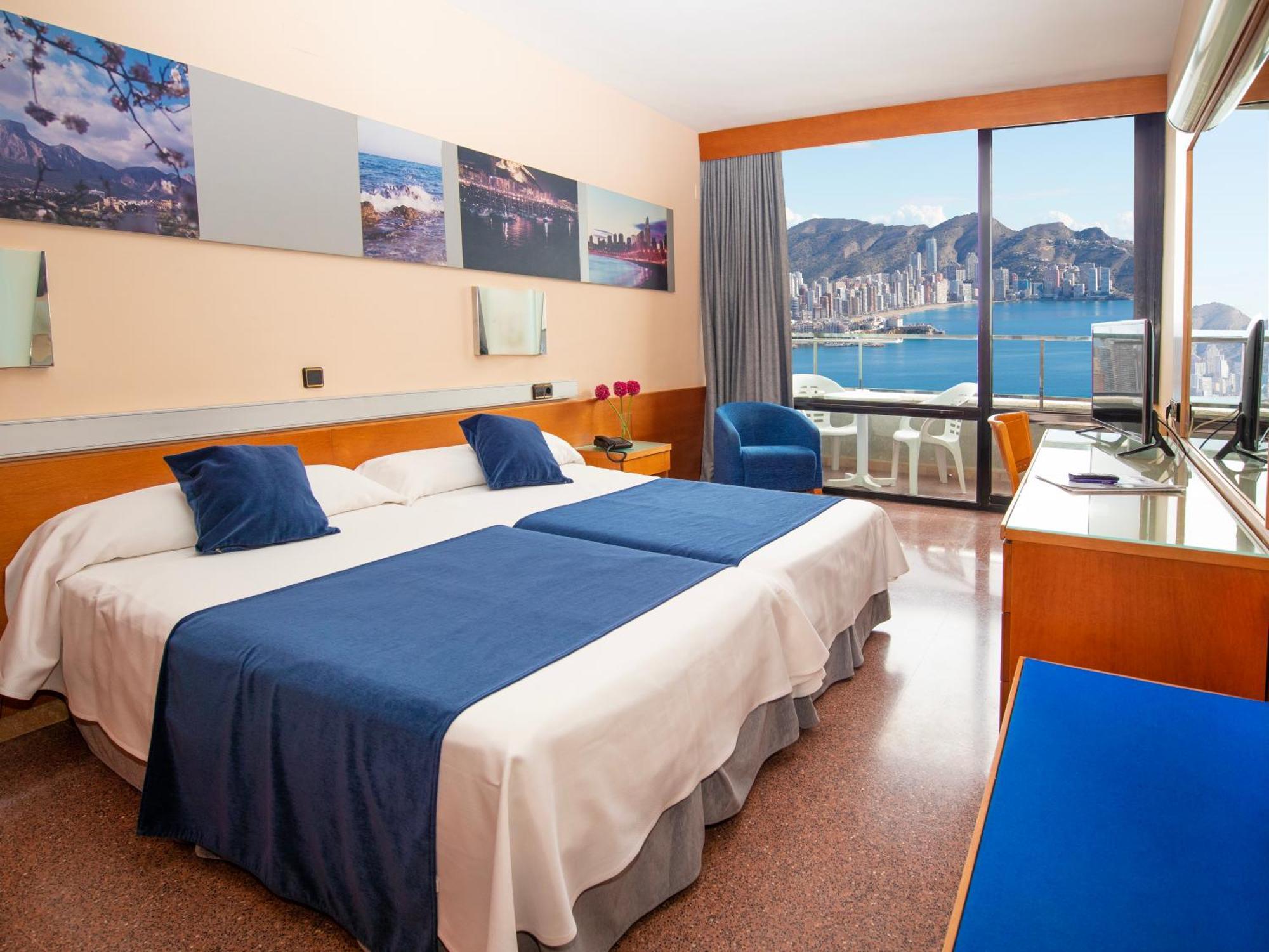 Quarto com 2 Camas de Solteiro
