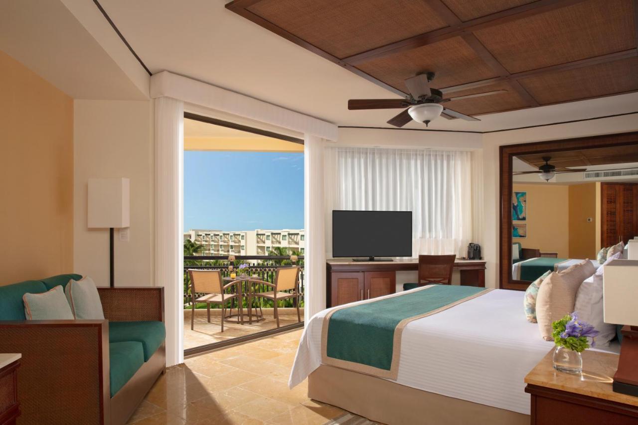 Premium Deluxe Tropical and Garden View (King bed),1498704466:JPEG
