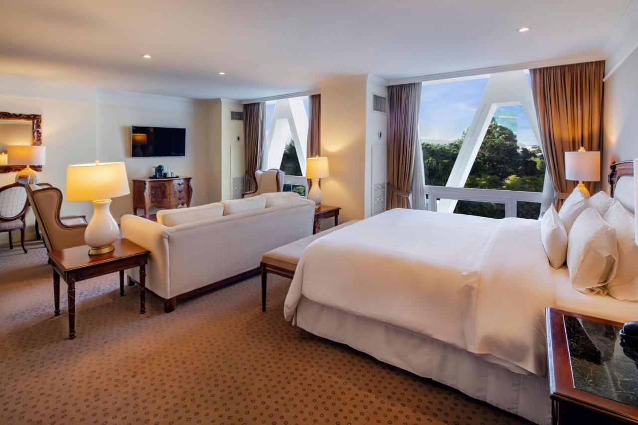 Executive, Executive level, 1 Bedroom Junior Suite, 1 King