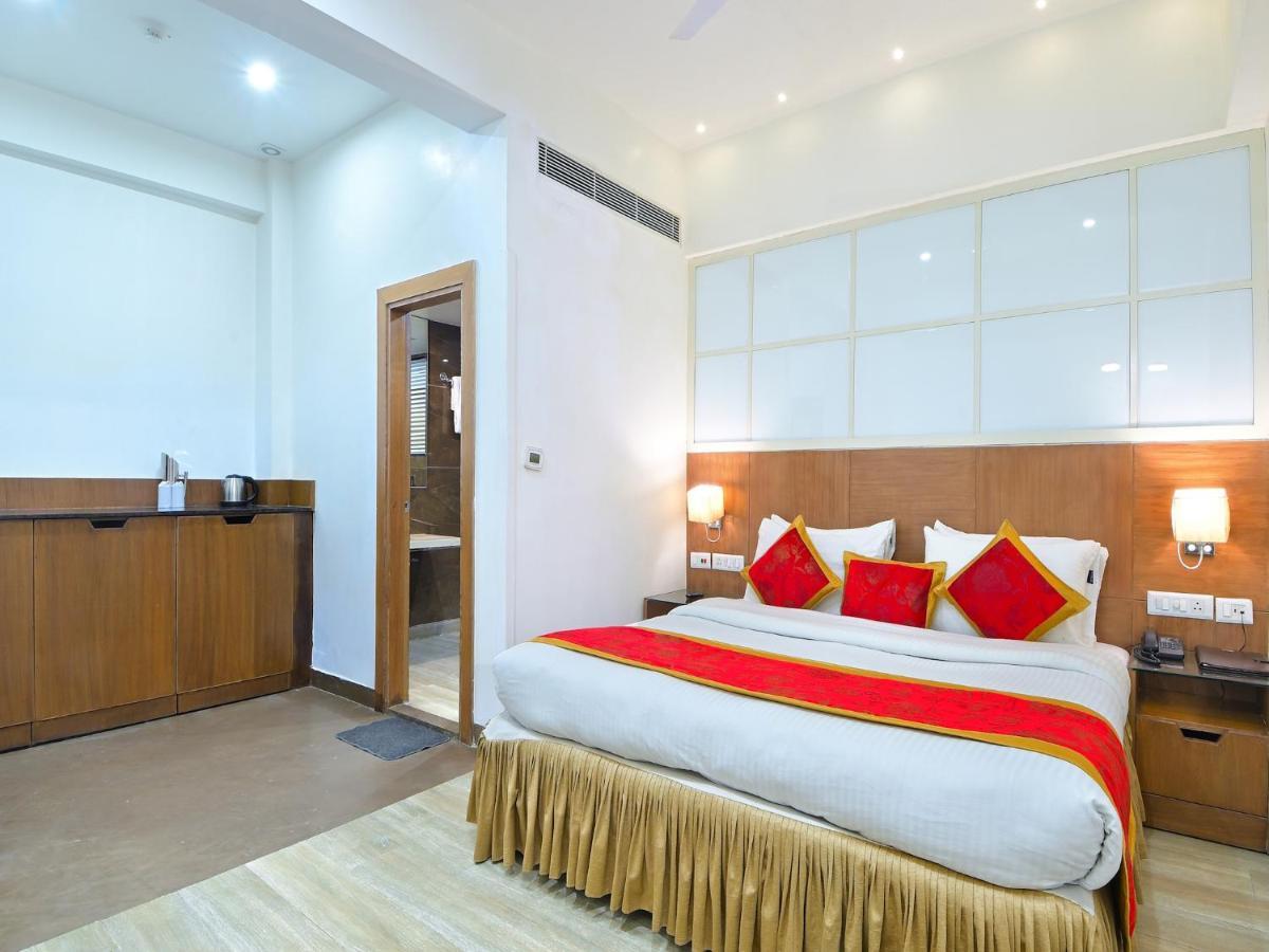 Executive Room,1524902203:JPEG