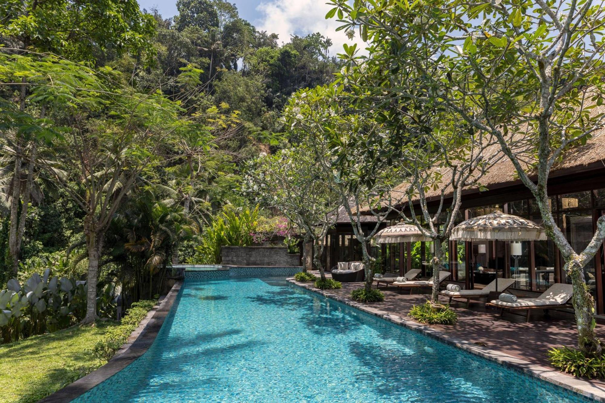 Mandapa Villa met Zwembad - 3 Slaapkamers - Uitzicht op de rivier de Ayung