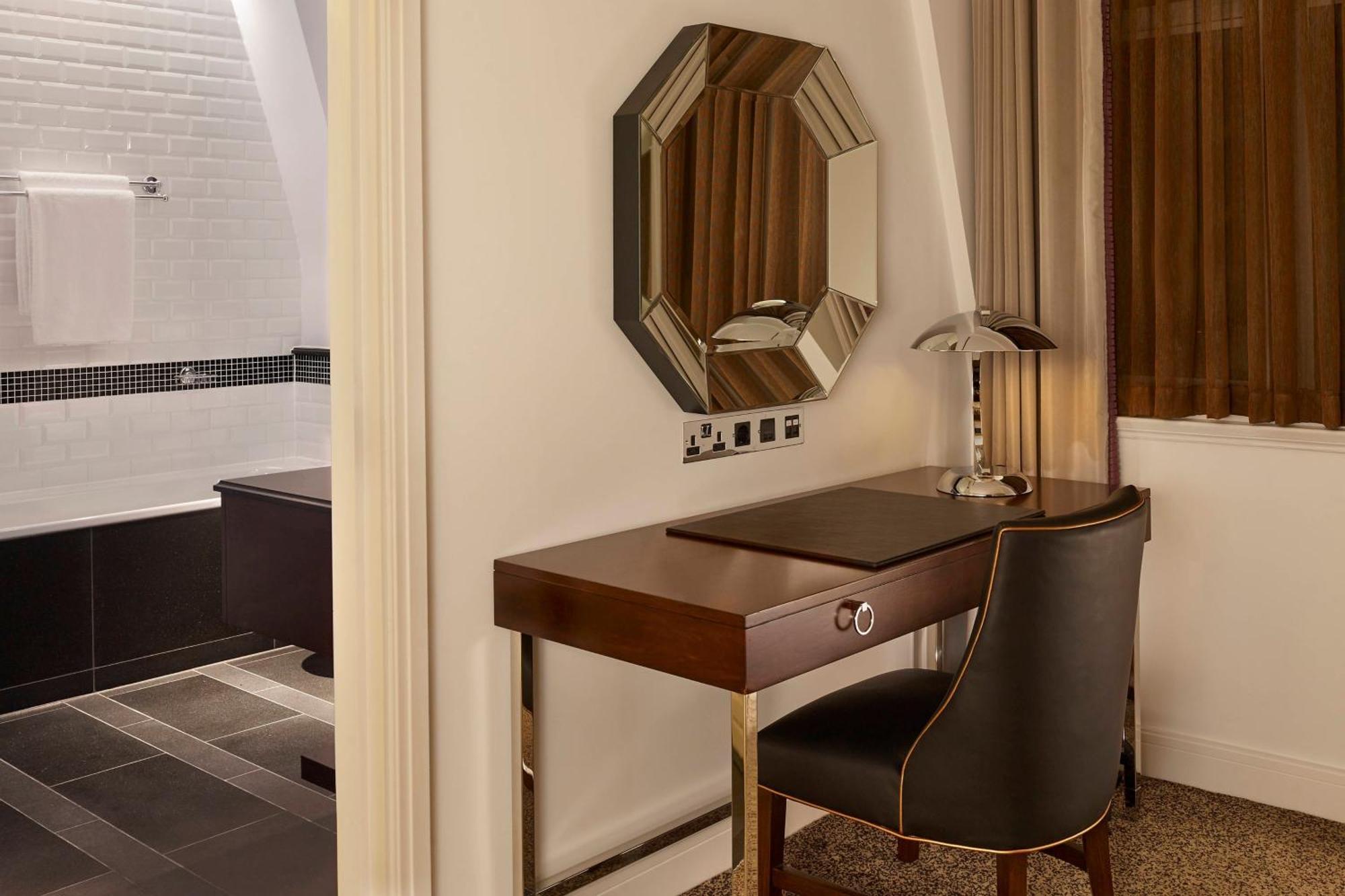 Suite King com 1 Quarto e Vista Parque - Acesso ao Club Lounge