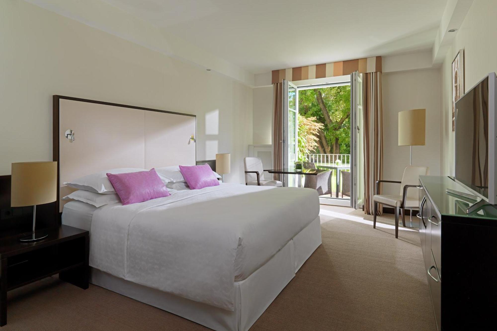 Zimmer mit Terrasse und Zugang zur ETAGE7
