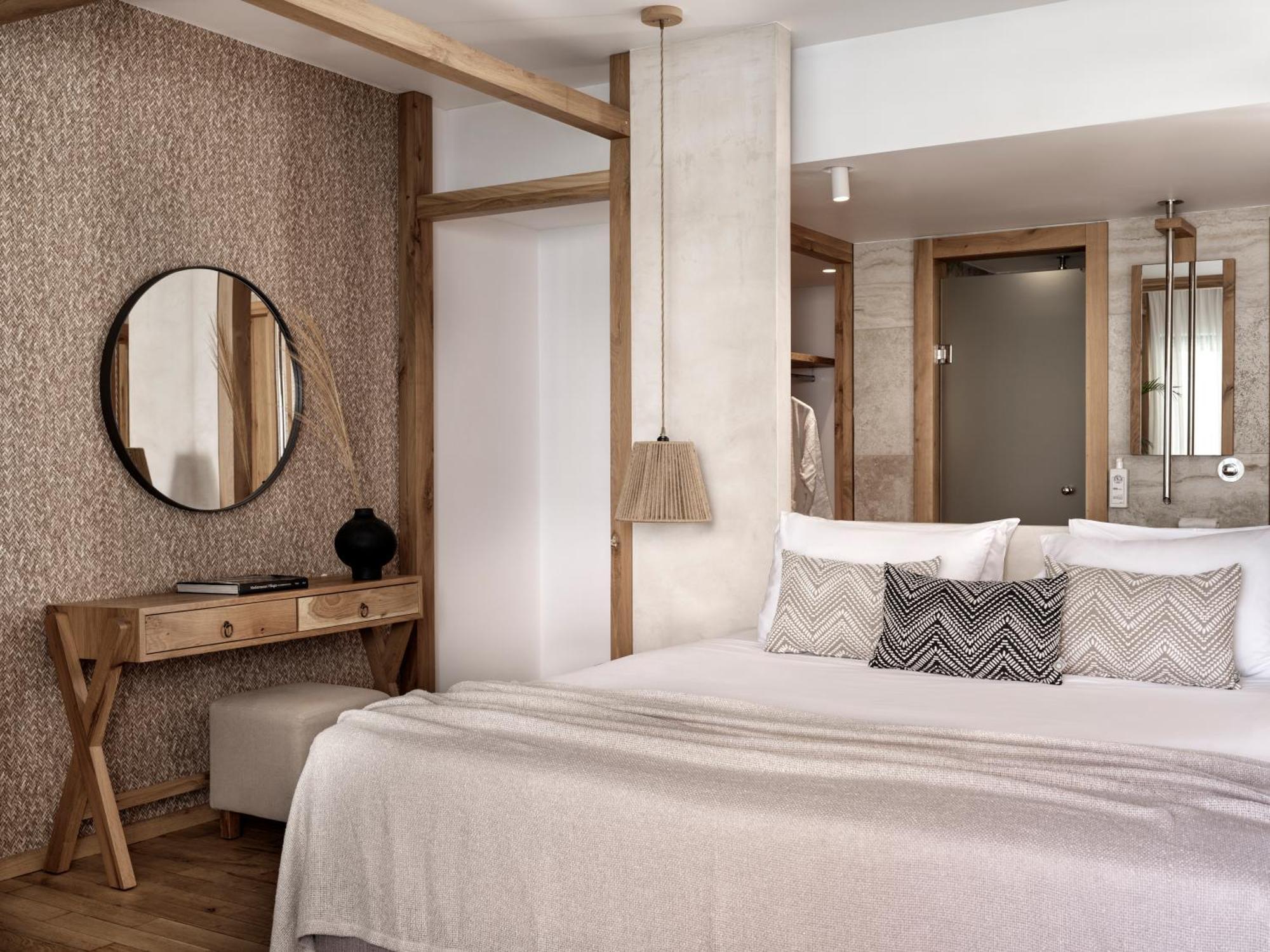 Premium Double Room with Pool View,1522563151:JPEG
