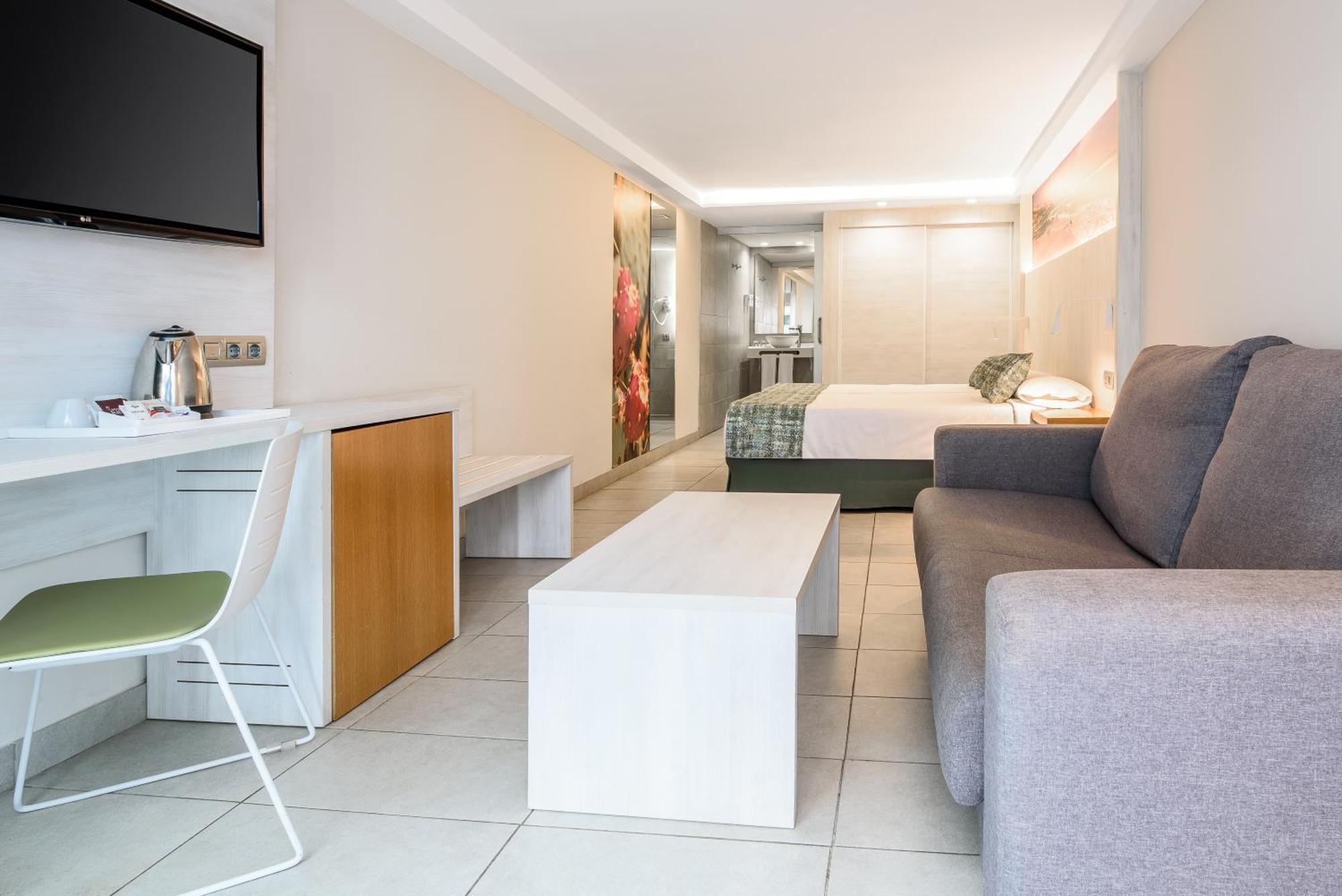 Doppelzimmer mit Balkon