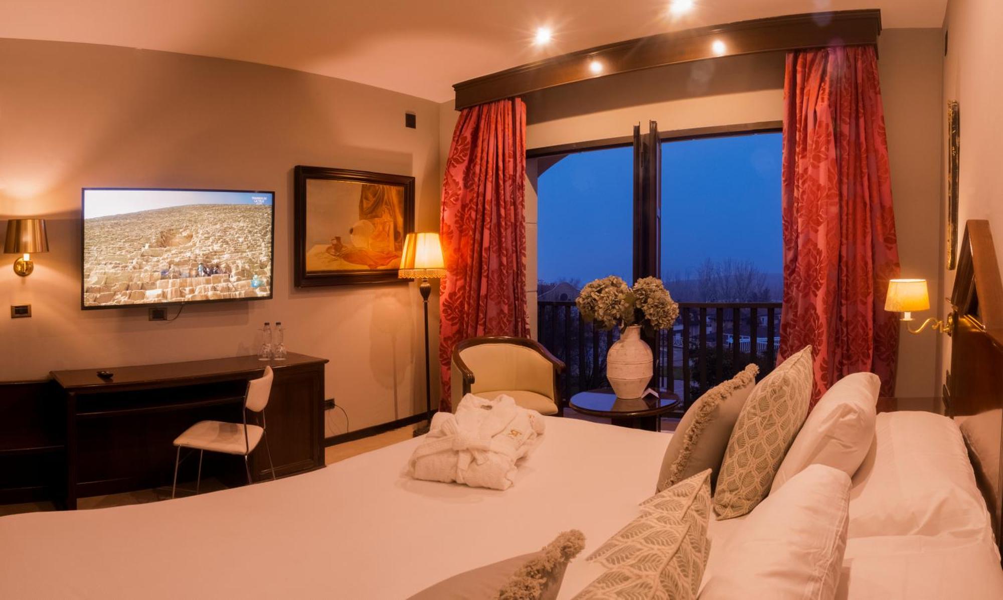 Superior Twin Room