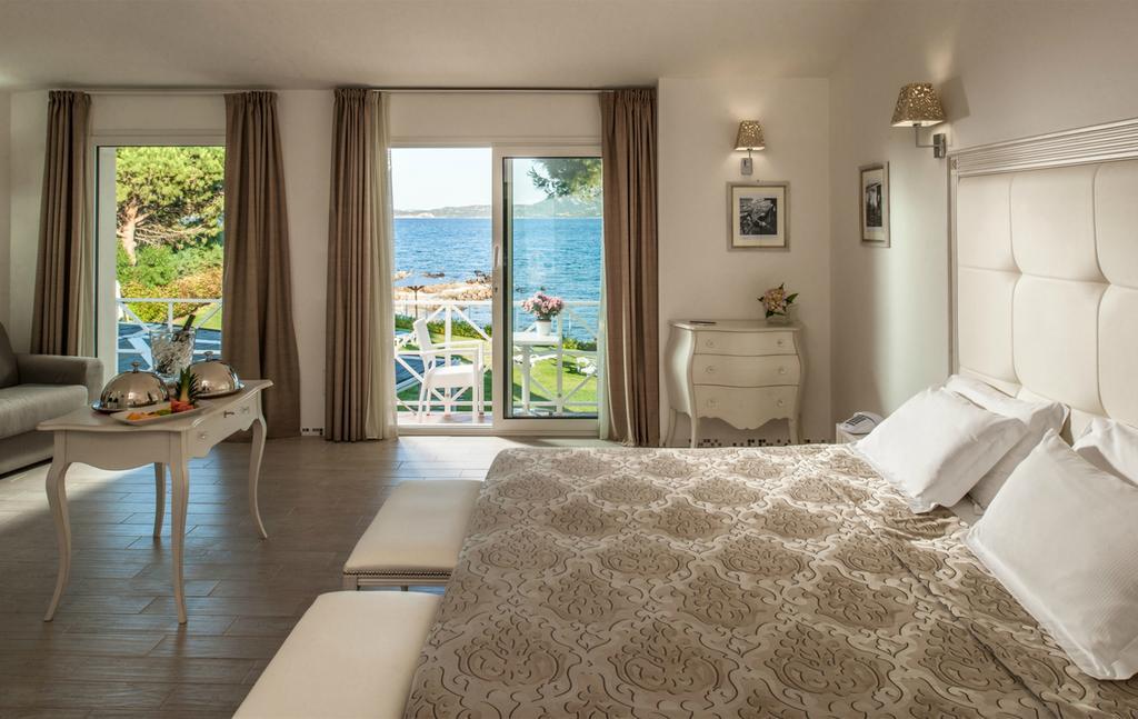Wonder Junior Suite Sea View Beach Sunbeds,1323552268:JPEG