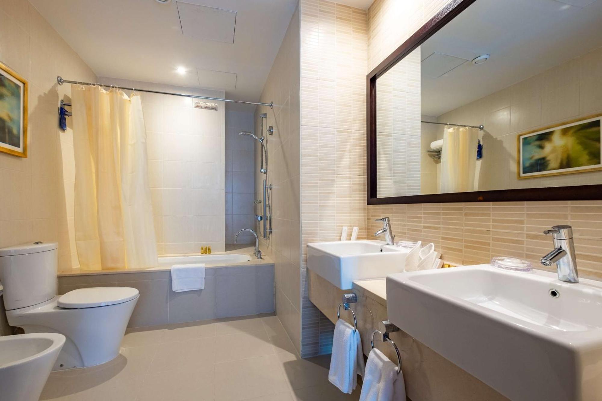 Two-Bedroom Suite with Two Bathrooms,1533326386:JPEG