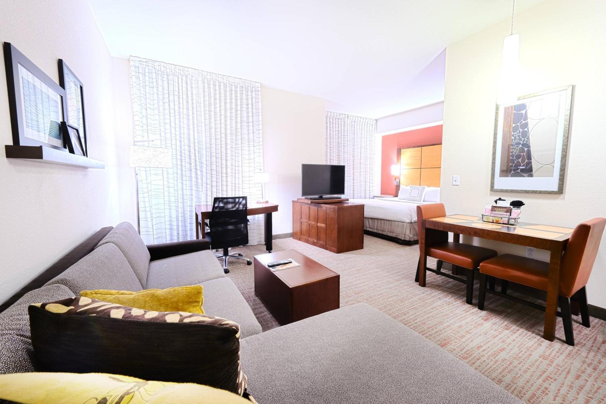 King Studio with Sofa Bed