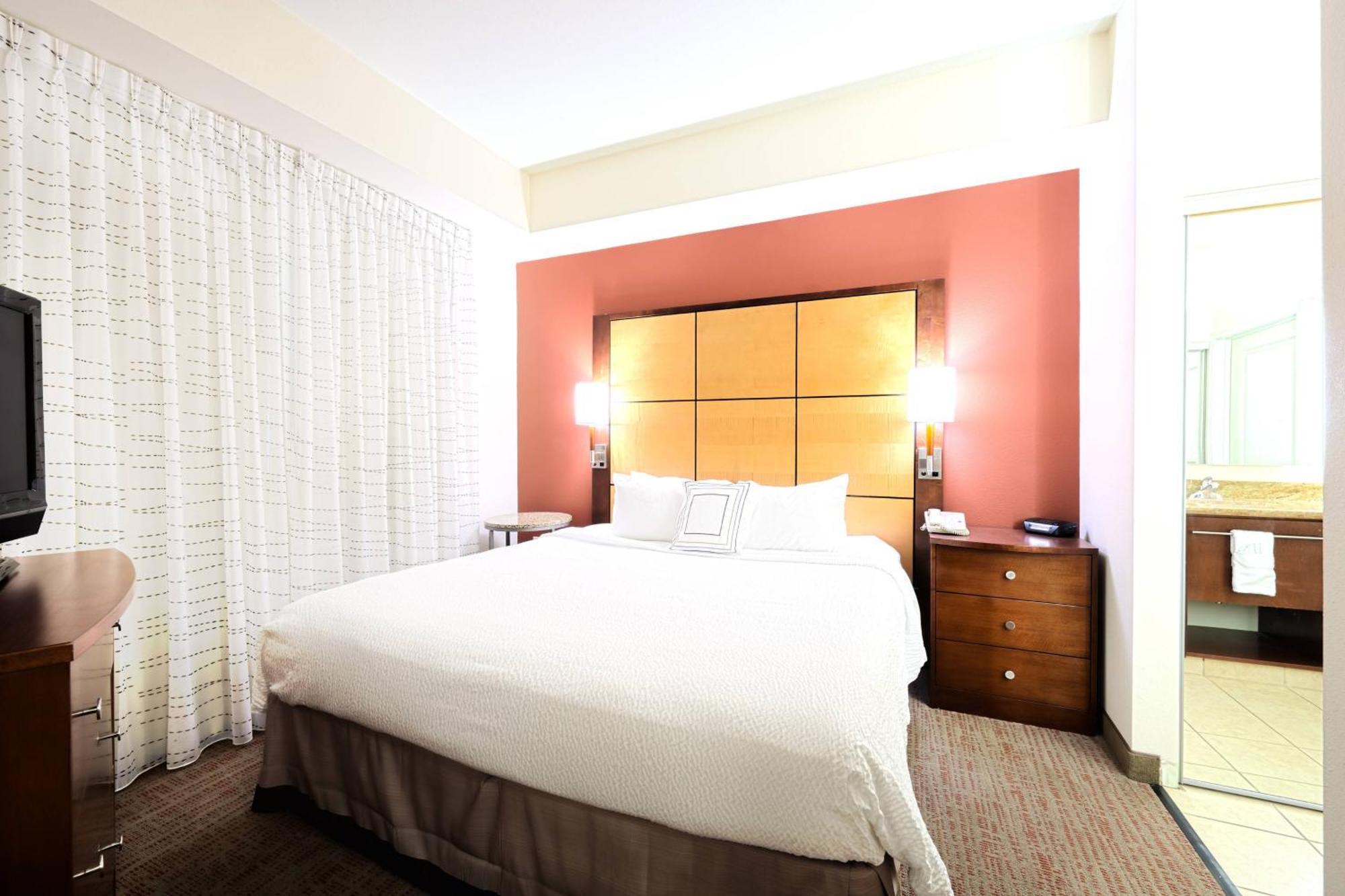 2 Bedroom Accessible Ste., 2 Bedroom 2 room Suite