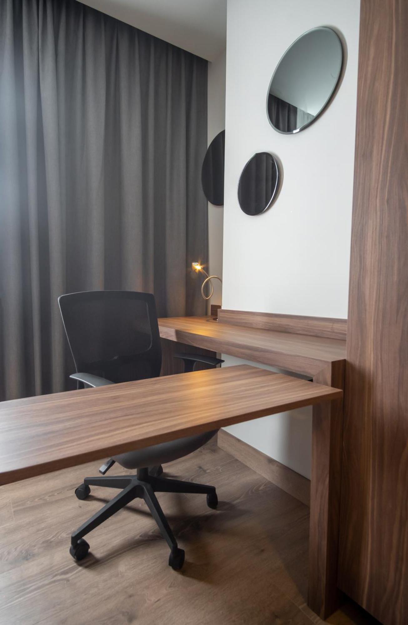 Habitación Tradicional con 2 camas grandes y vistas a la ciudad