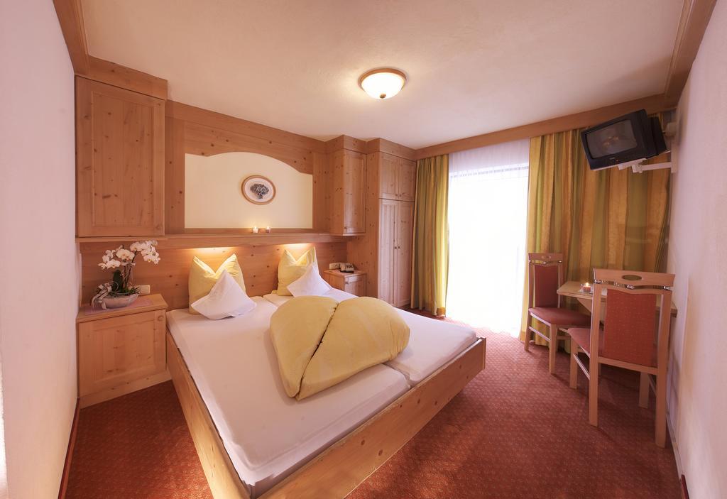 Double Room,230966146:JPEG