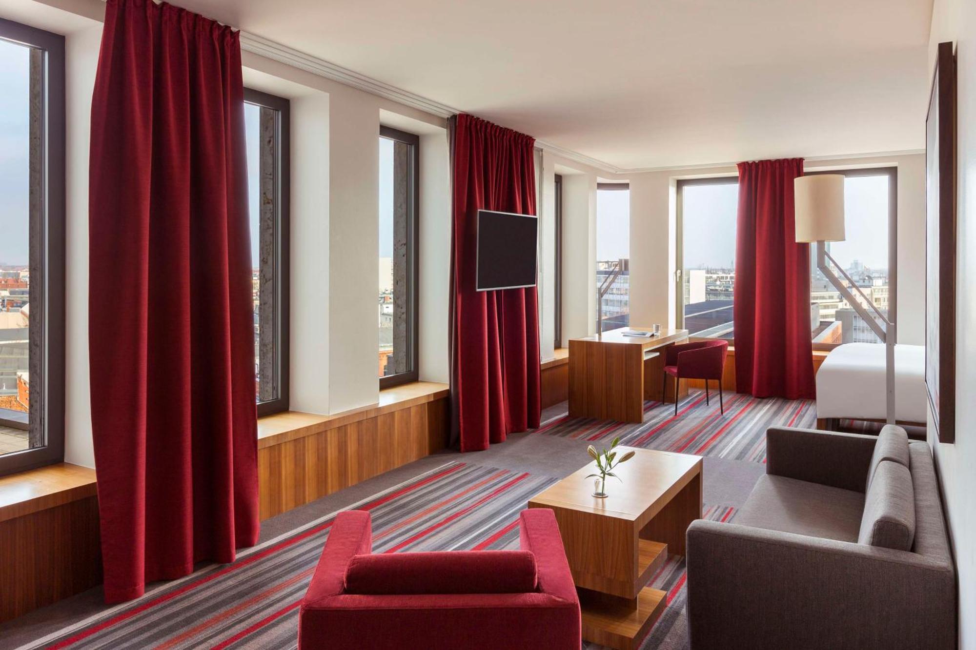 Junior Suite with Kingsize Bed,1544957476:JPEG