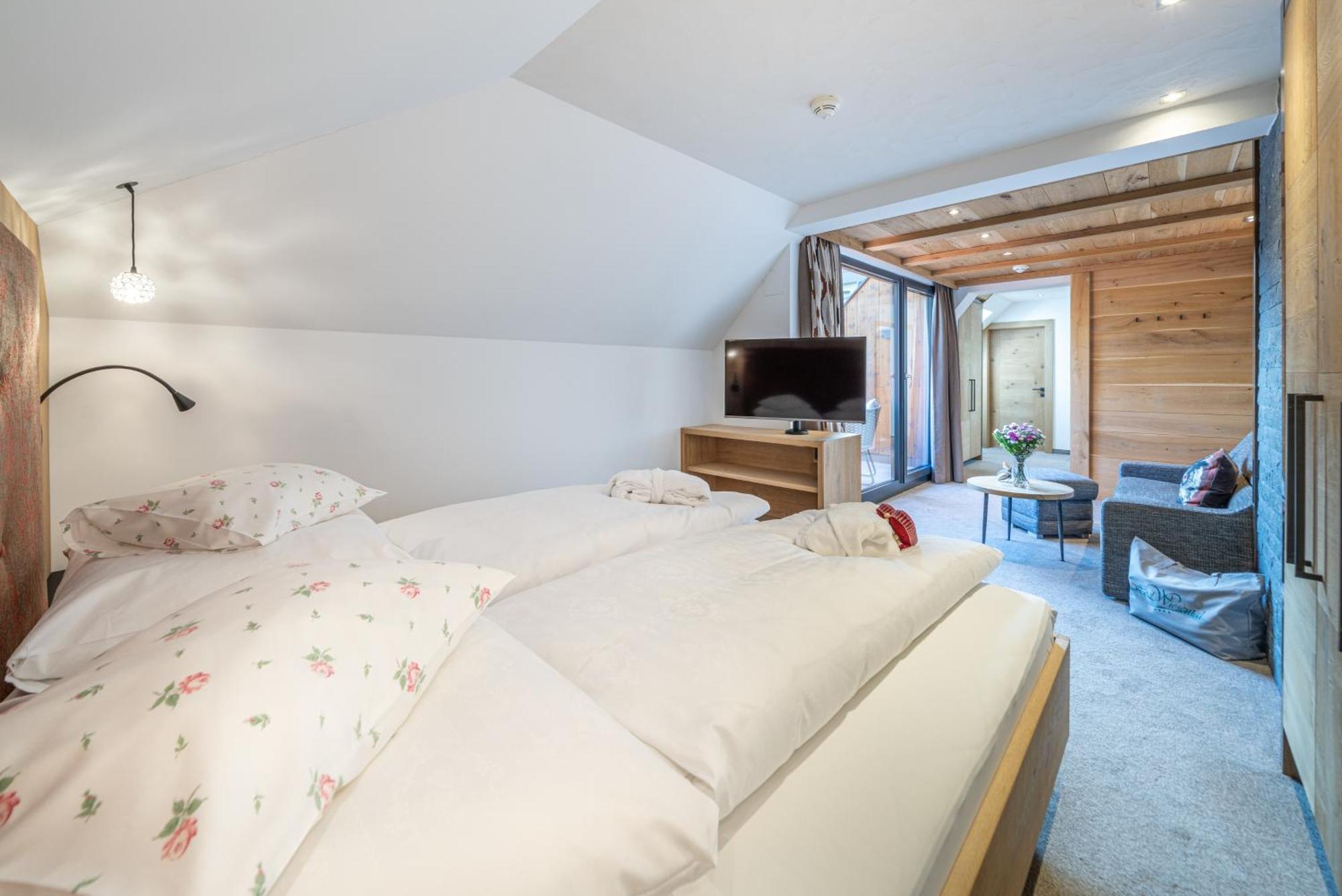 Suite with Balcony,1545055204:JPEG