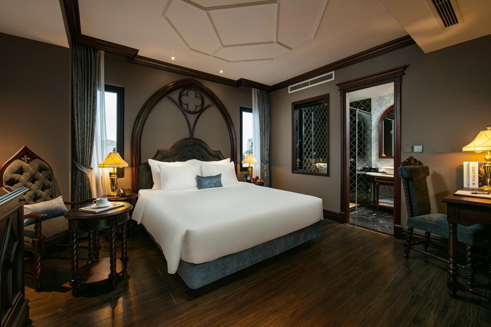 Deluxe King Room