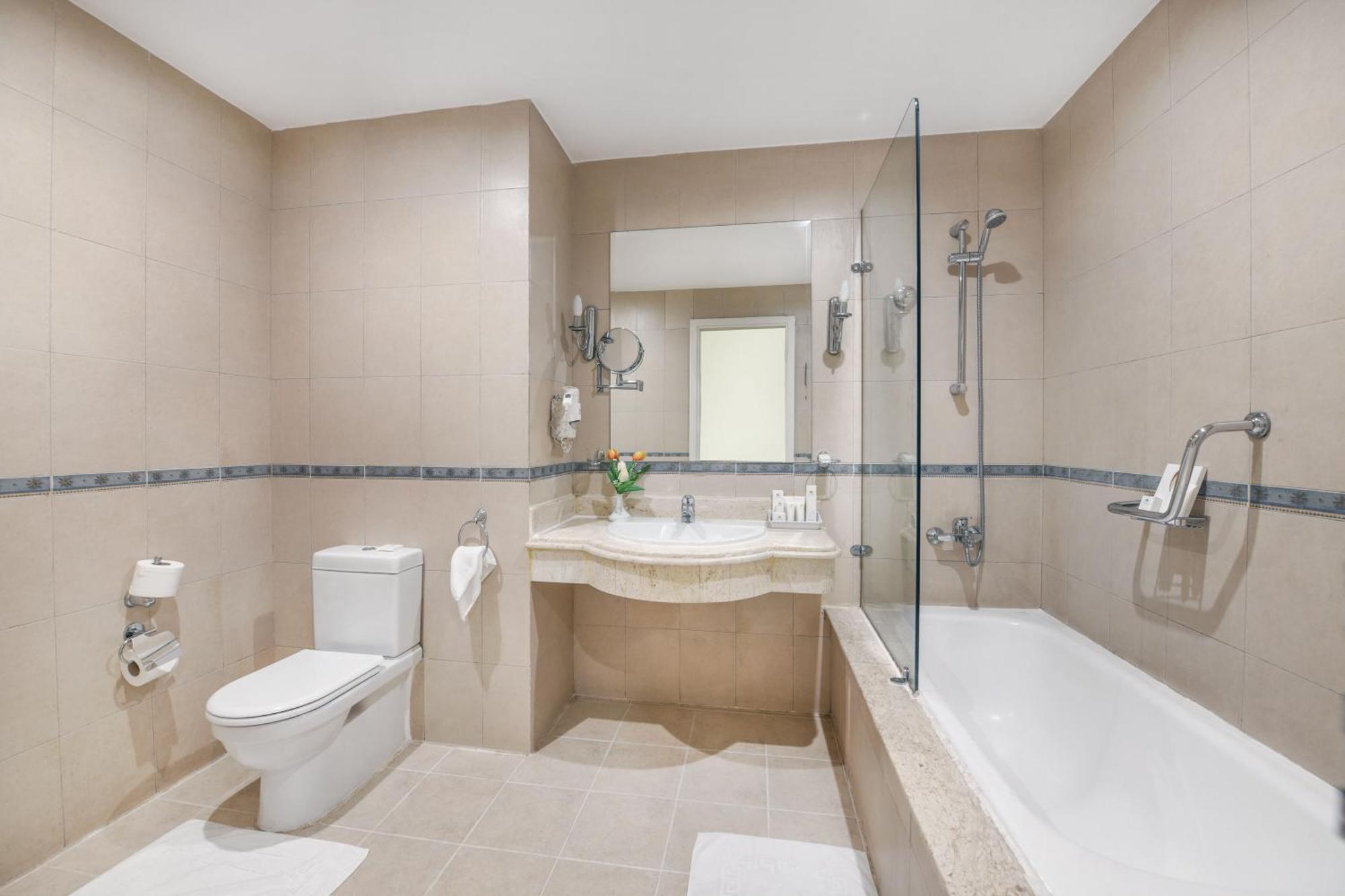 Executive Suite,1081963570:JPEG