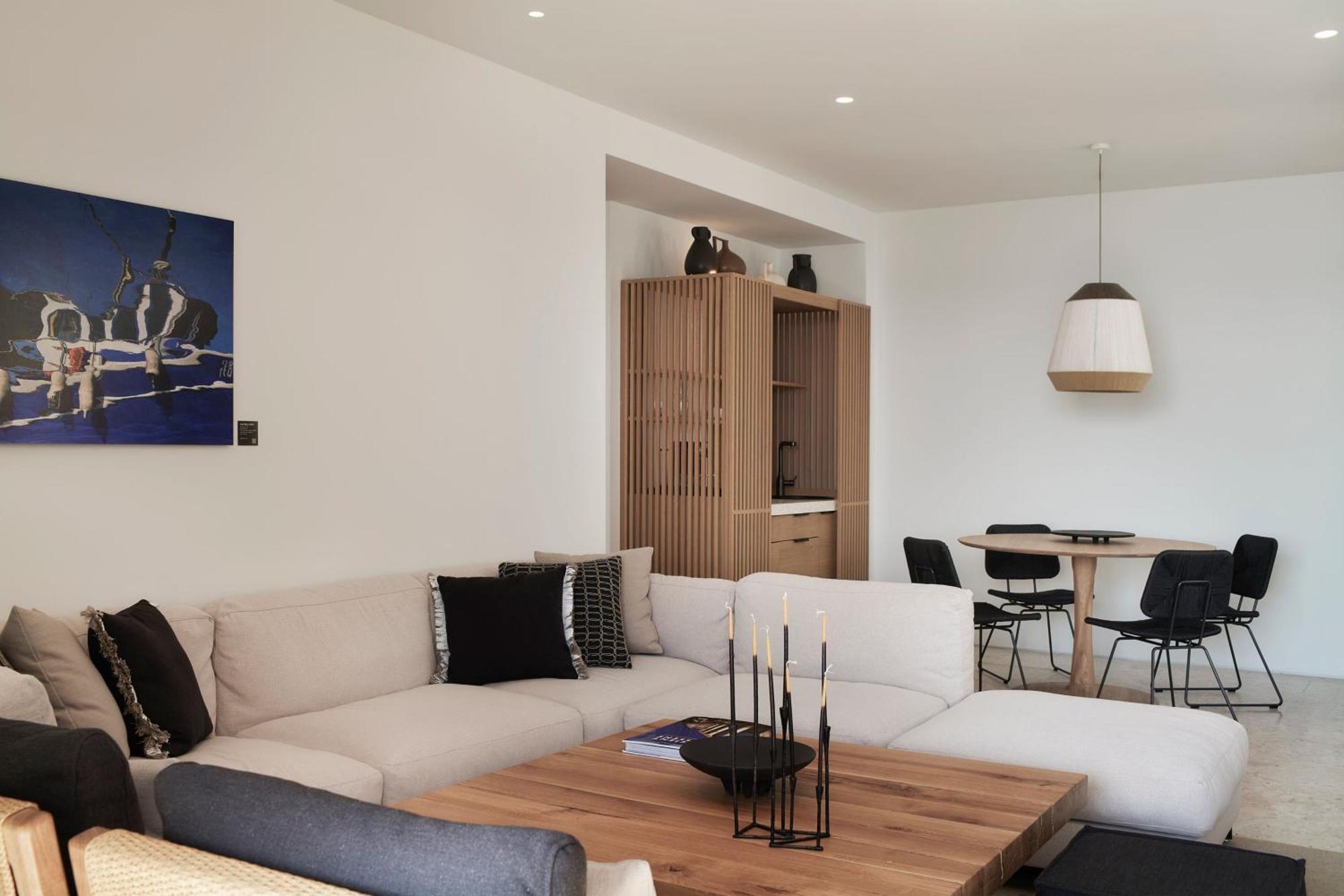 Escape Agora Bayfront Infinity 1 Bedroom Suite 1 King Sea View