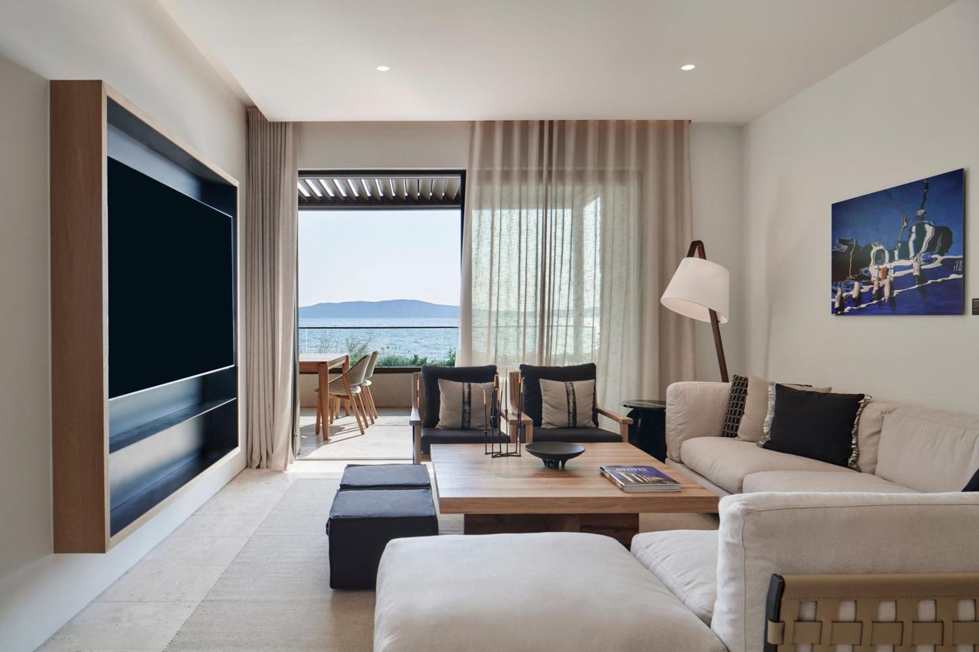 Escape Agora Bayfront Infinity 1 Bedroom Suite 1 King Sea View