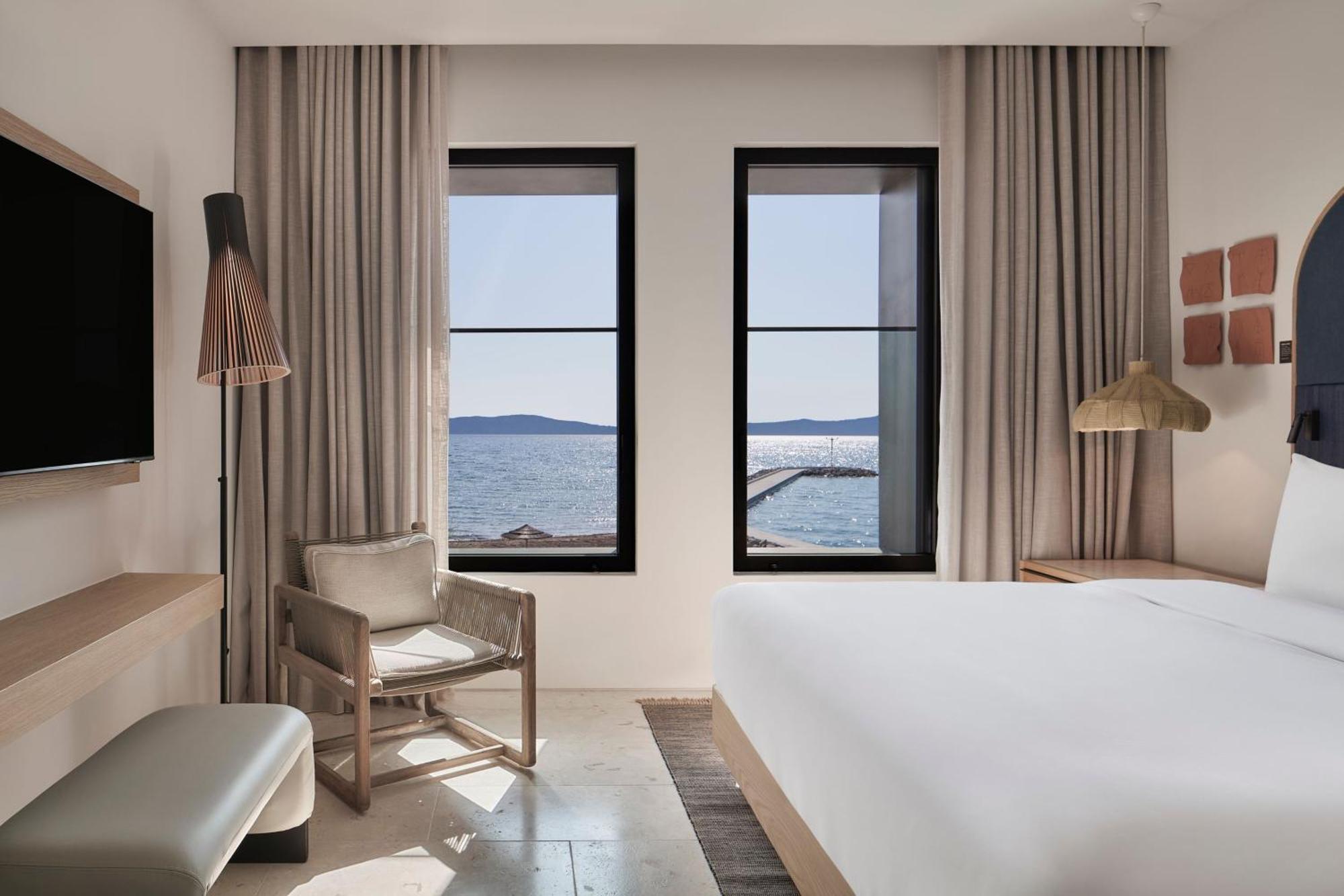 Escape Agora Bayfront Infinity 1 Bedroom Suite 1 King Sea View
