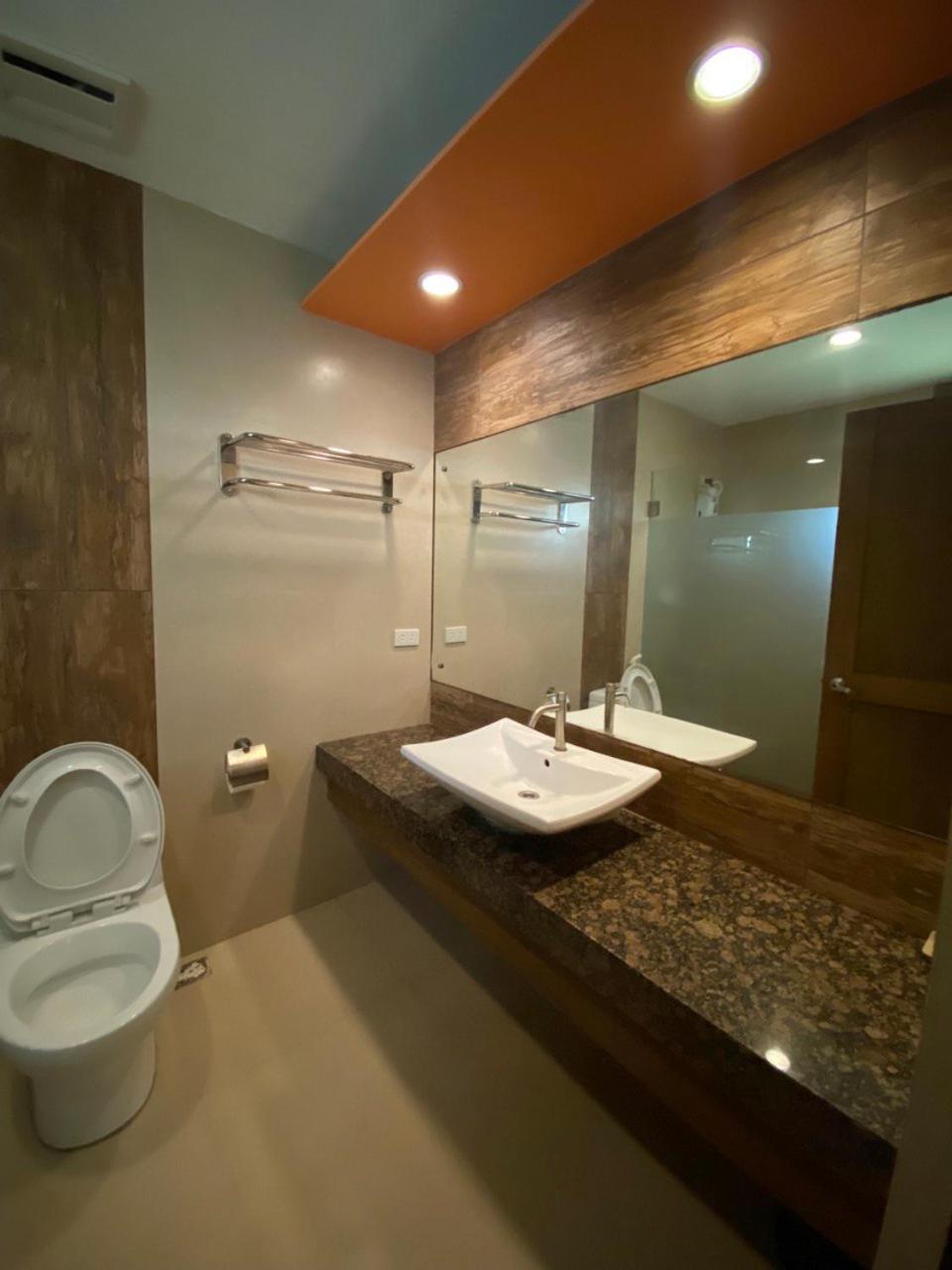 Two-Bedroom Suite,1551103747:JPEG